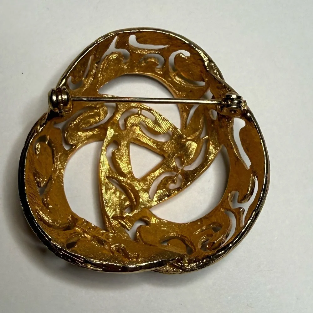 Vintage BSK Gold Tone Openwork Swirl Circle Brooch Pin